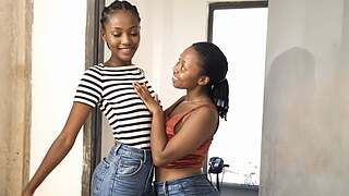 Ebon shy dike roommates are vagarious talking of sex and slit smack