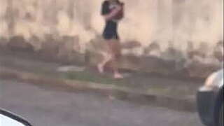 Inception AYUDA A UNA CHICA Hawt QUE ENCUENTRA EN LA CALLE A LLEGAR A SU CASA Y ELLA LO INVITA A PASAR PARA QUE LE FOLLE EL CULO SIN CONDON Y LA LLENE DE Spunk