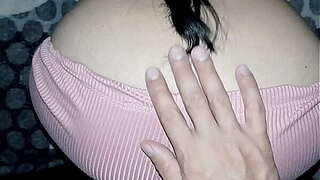 xxx linda hijastra super mojada me deja jugar en su habitacion